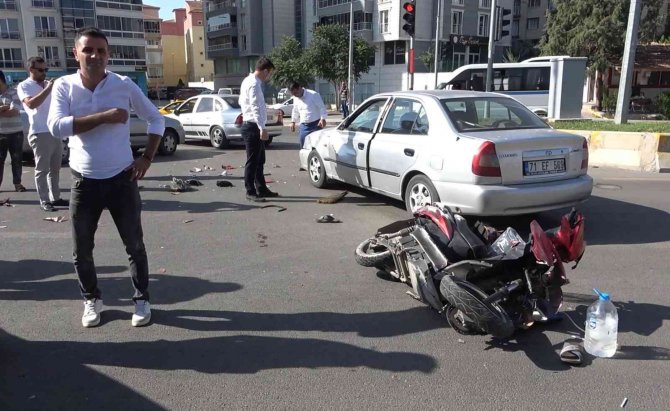 Otomobil ile motosiklet çarpıştı: 2 yaralı