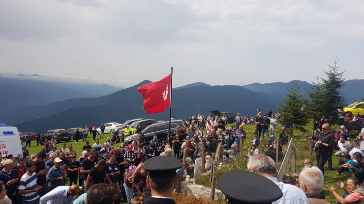 Şehit bekçi Oltan Koca, Gümüşhane'de toprağa verildi