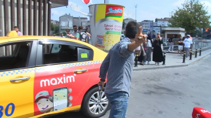 Taksi denetiminde pazarlık yapan şoför suçüstü yakalandı