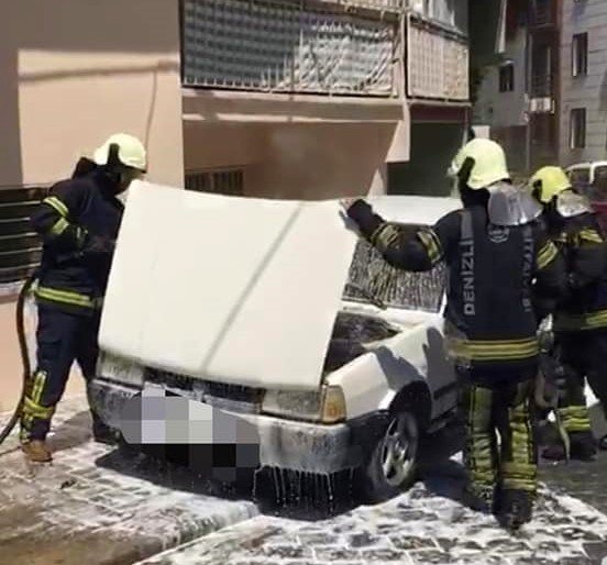 Alev alan otomobilde maddi hasar oluştu