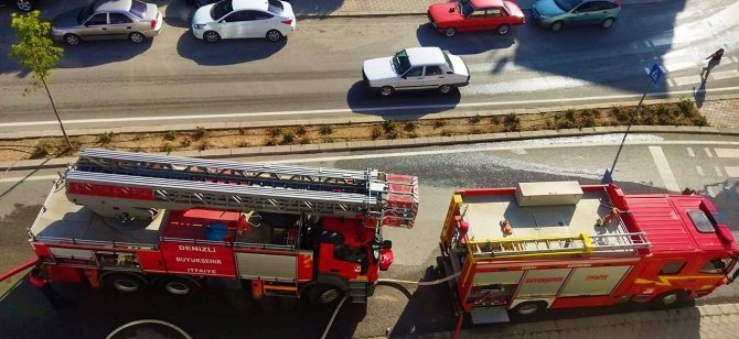 Alevlerin yükseldiği ev kullanılmaz hale geldi