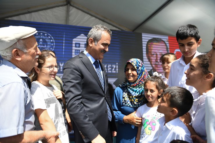 Bakan Özer: Köy okullarımızı yıl sonuna kadar onarımdan geçireceğiz