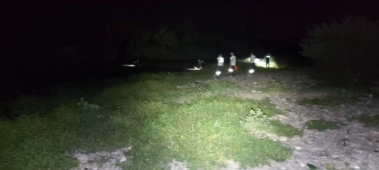 Dicle Nehri’ne giren çocuk kayboldu