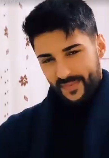 Evde karşılaştığı annesinin erkek arkadaşını öldürdü