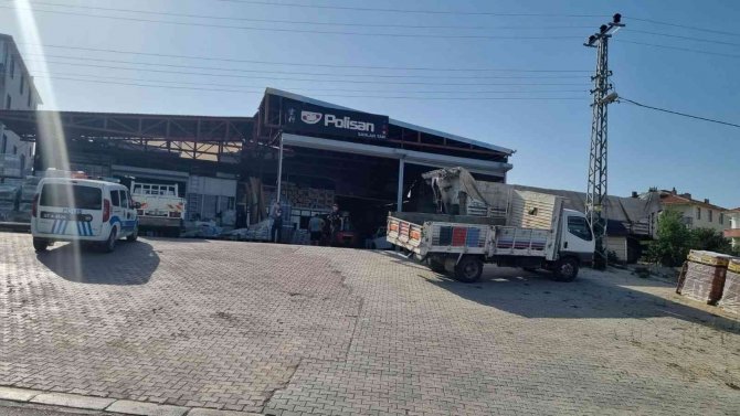 Sinop’ta seyir halindeki araçtan iş yeri kurşunladı