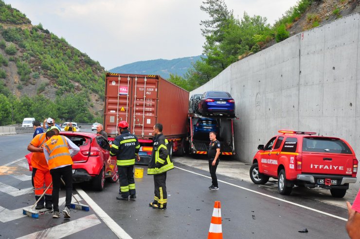 7 araç birbirine girdi; 2'si çocuk 5 yaralı