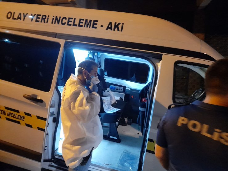 Ağır kokular gelen binada erkek cesedi bulundu