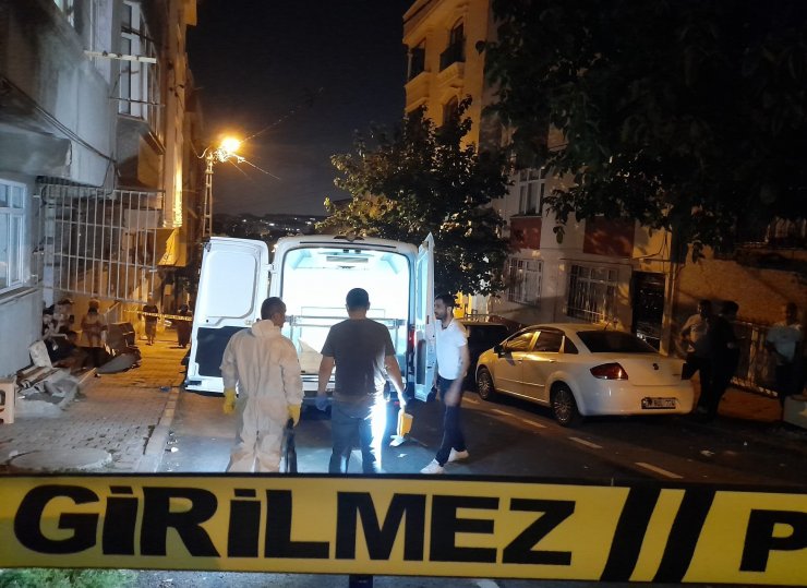 Ağır kokular gelen binada erkek cesedi bulundu