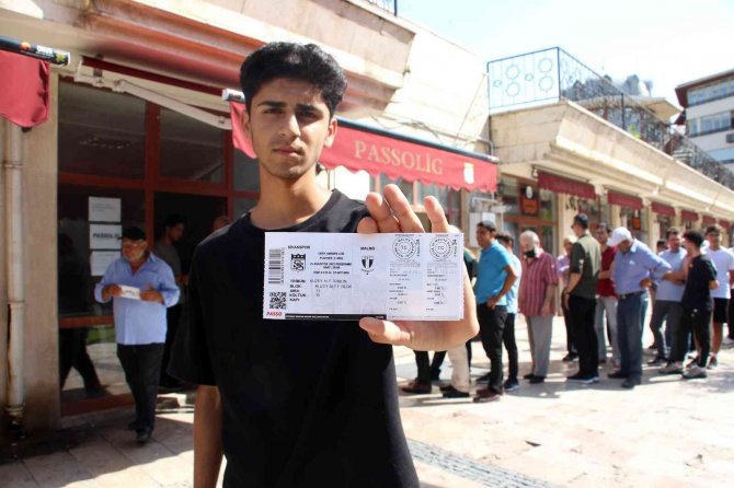 Sivasspor taraftarından Malmö maçı biletlerine yoğun ilgi