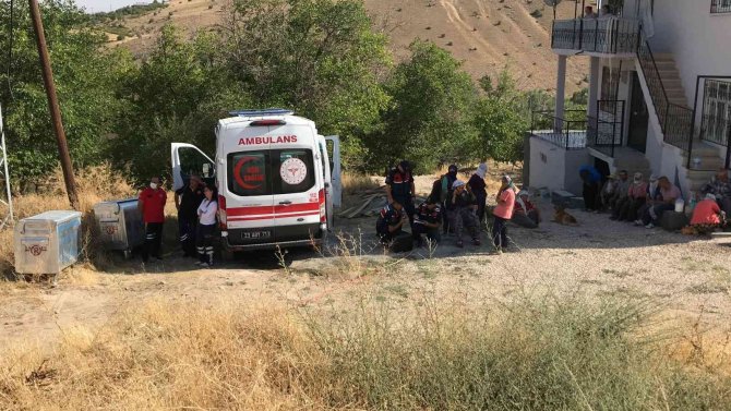 Açık hava sinemasında film izler gibi yangını izlediler