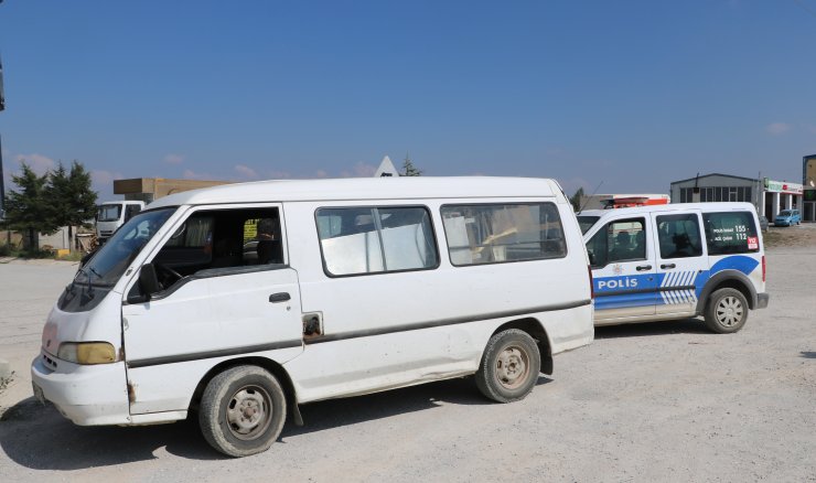 Aşçının çalınan minibüsü, arkadaşının dikkati sayesinde bulundu