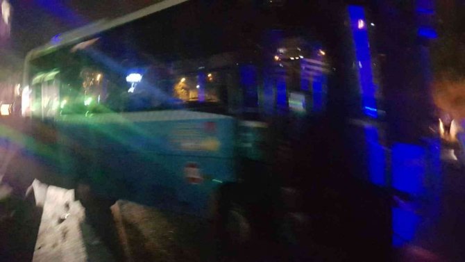 Feci kaza anı otobüsün kamerasına da yansıdı