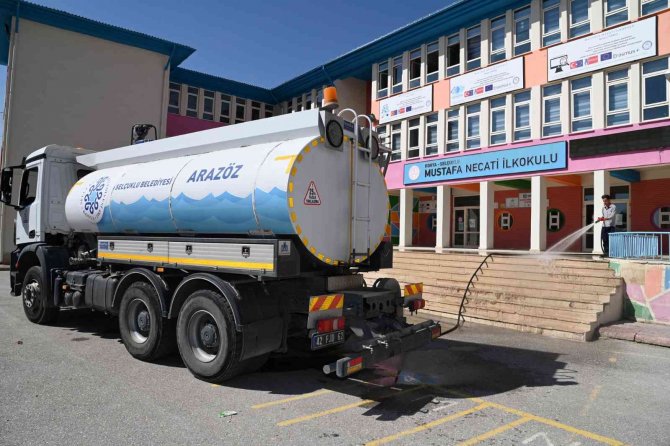 Selçuklu’da okullarda temizlik seferberliği başladı