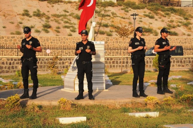 12 polisin adı şehit edildikleri yerde yapılan anıt ve parkta yaşatılıyor
