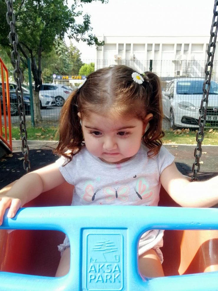 Kalp nakli olan Asel taburcu edildi, parkta salıncağa bindi