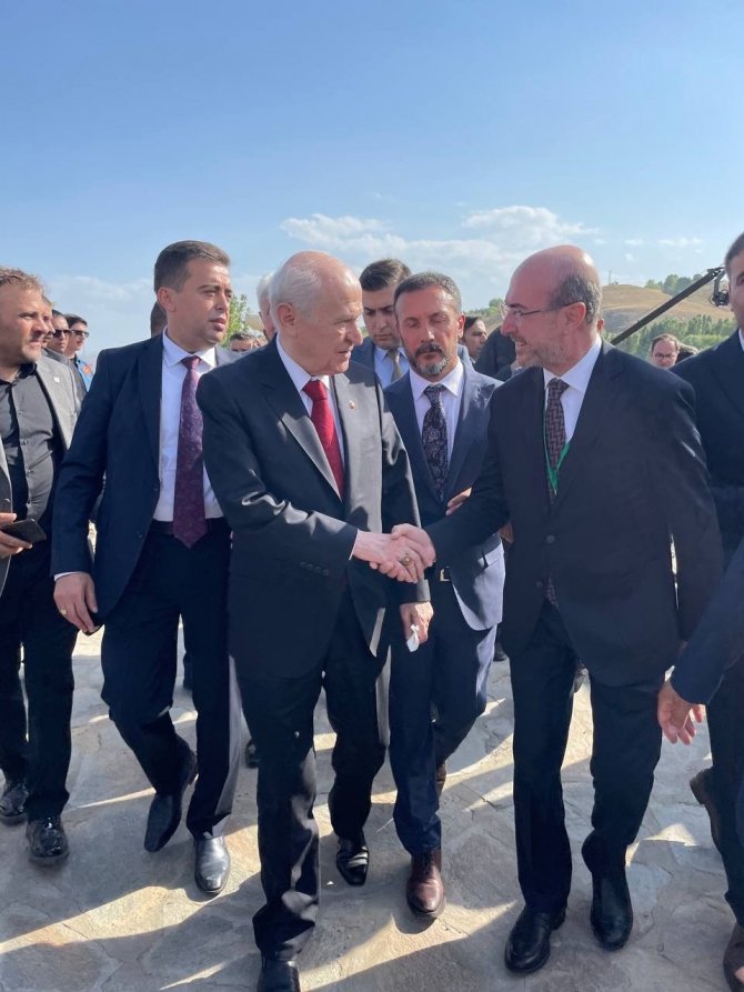 Pekyatırmacı: "Kadim medeniyetimizin emanetçisiyiz"