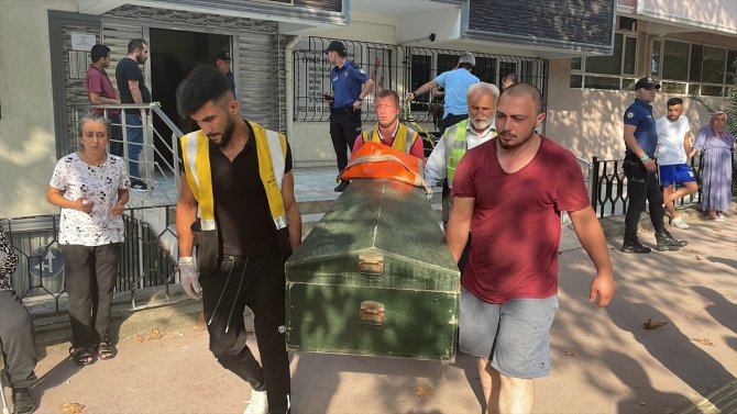 8. kattan apartman boşluğuna düşen şahıs hayatını kaybetti