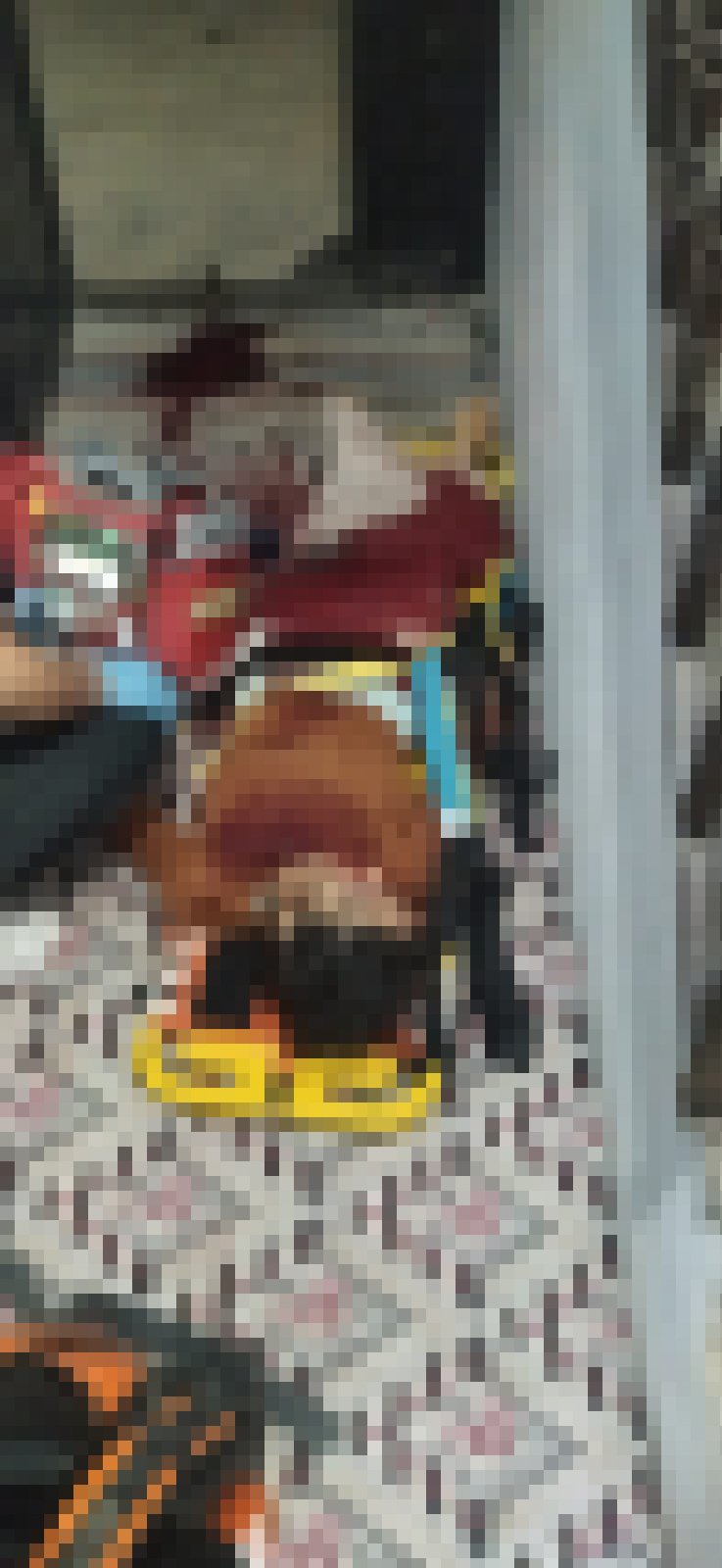 Eşini ve 3 kızını öldüren şüpheliye mahalleliden tepki