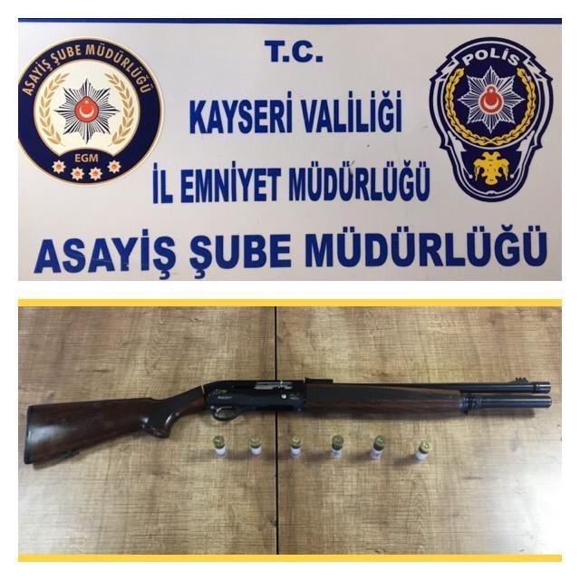 Ev fareleri önce kameraya sonra polise yakalandı