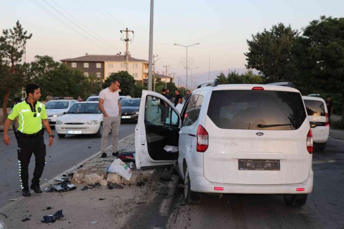 Kazada yaralanan motosiklet sürücüsü hastanede öldü