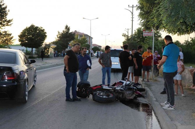 Kazada yaralanan motosiklet sürücüsü hastanede öldü