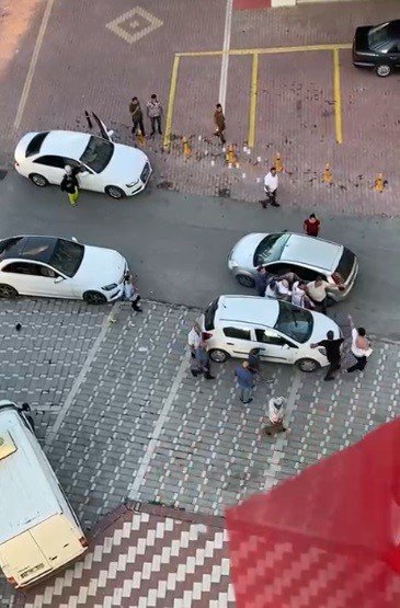 Konya'da sürücülerin trafik kavgası kamerada