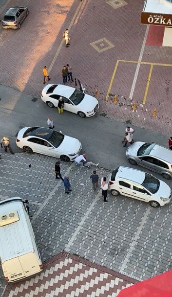 Konya'da sürücülerin trafik kavgası kamerada