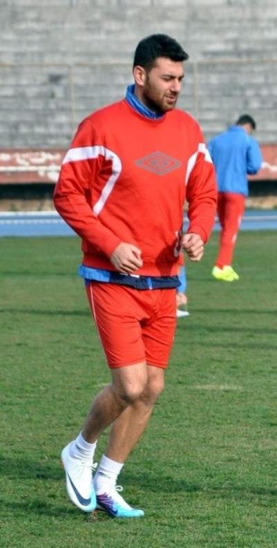 Trenin çarptığı amatör futbolcu hayatını kaybetti