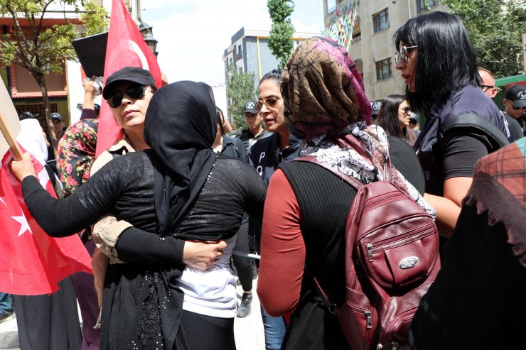 Van'da evlat nöbeti tutan anne: Kandil'in yolunu artık kapattık