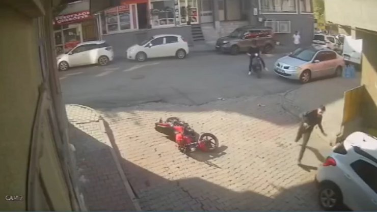 Arnavutköy'de çaldıkları motosikletle sahibine yakalandılar