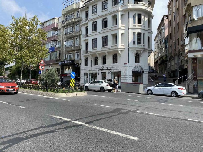 Kendilerini almayan taksiciye saldırdılar, o anlar kamerada