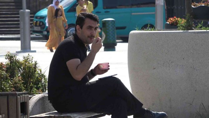 Konser yağmurdan değil aşırı sıcaklardan ertelendi