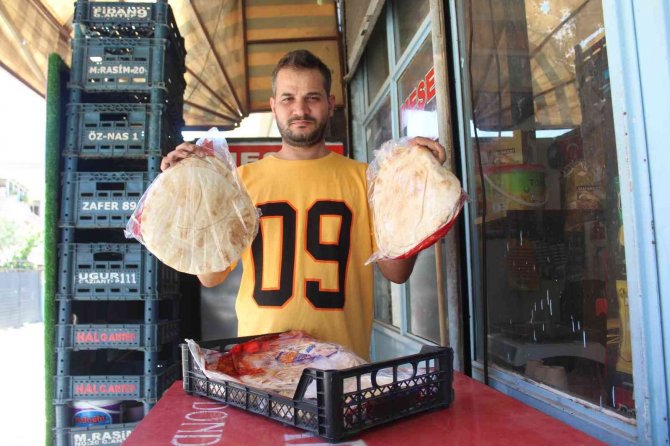 Marketten kasa kasa ekmek çalındı