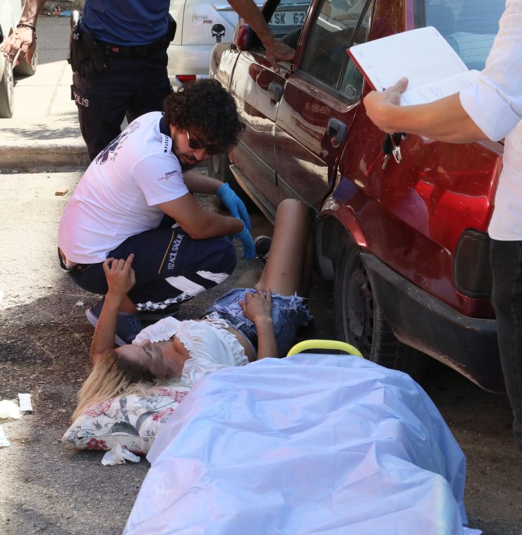 'Mutluyuz' yazılı araçlarının yanında bıçaklandı, 'Kendim yaptım' dedi