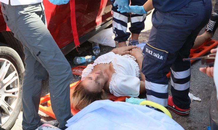 'Mutluyuz' yazılı araçlarının yanında bıçaklandı, 'Kendim yaptım' dedi