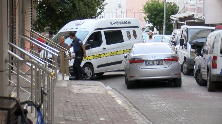 Tartıştığı kişiyi vurup kendini evine kilitledi