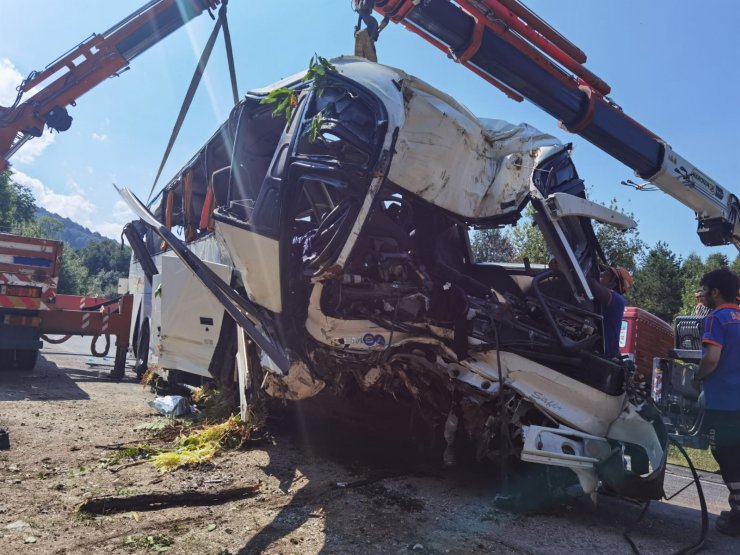 Tur otobüsü devrildi! 5 ölü, 38 yaralı