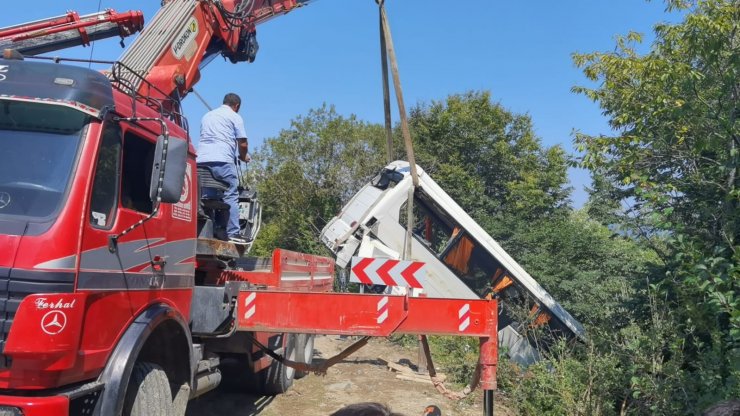 Tur otobüsü devrildi! 5 ölü, 38 yaralı