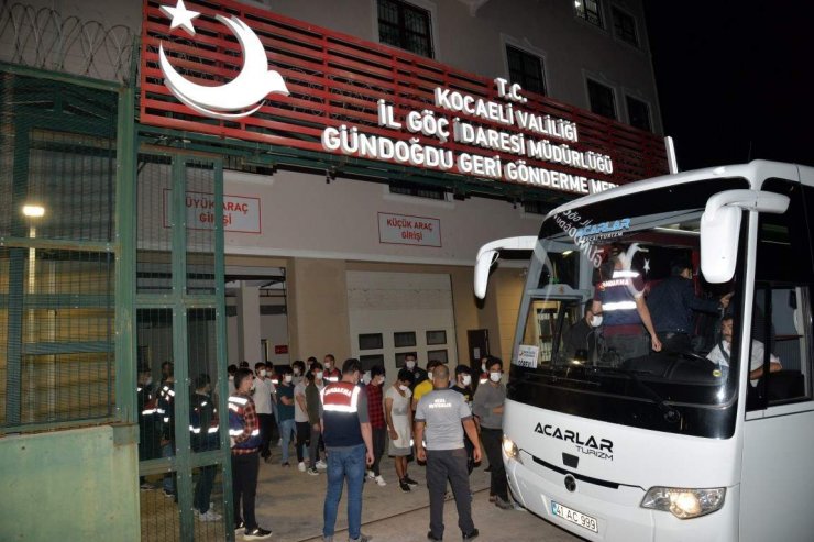 401 kaçak göçmene sınır dışı