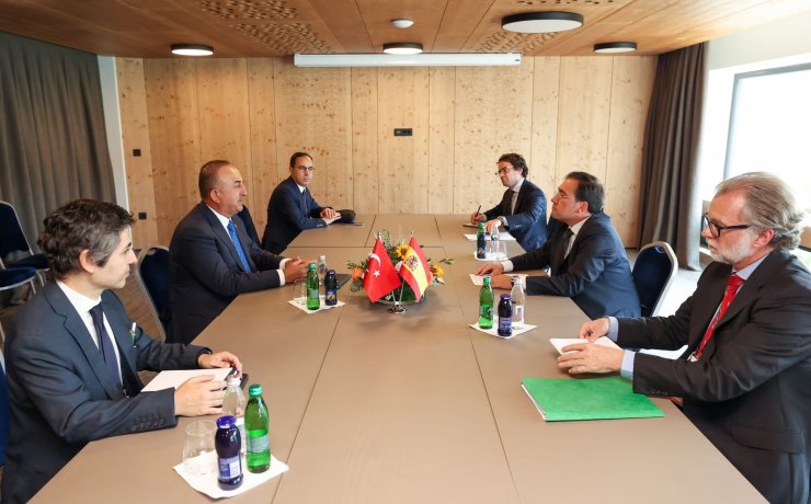 Bakan Çavuşoğlu’dan Slovenya'da ikili görüşmeler