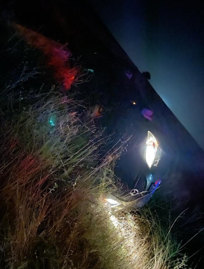 Bariyerlere çarpıp takla attı: 3 yaralı