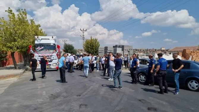 Düğün konvoyuna katılan Tır sürücülerine trafik cezası