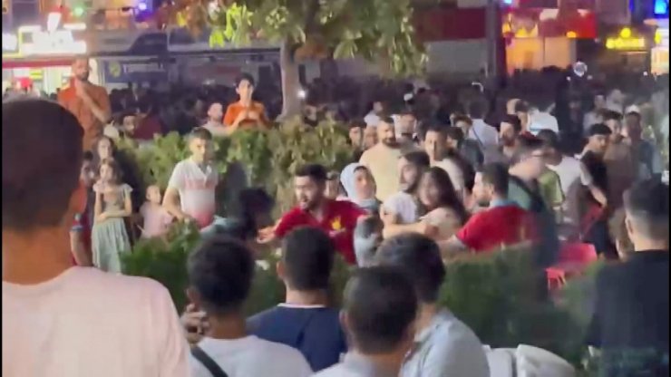 Esenyurt'ta Ceza konserinde kavga