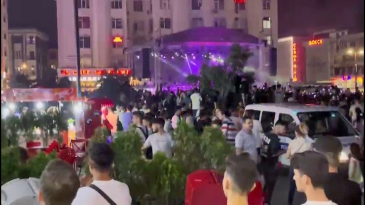 Esenyurt'ta Ceza konserinde kavga
