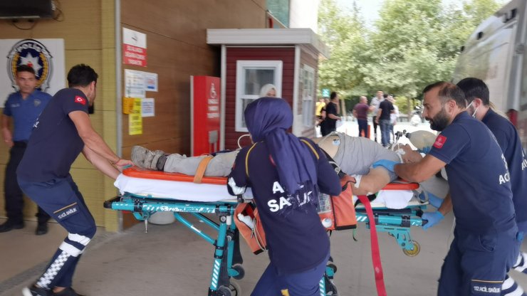 Kamyonet ile duvar arasında sıkışan işçi hayatını kaybetti