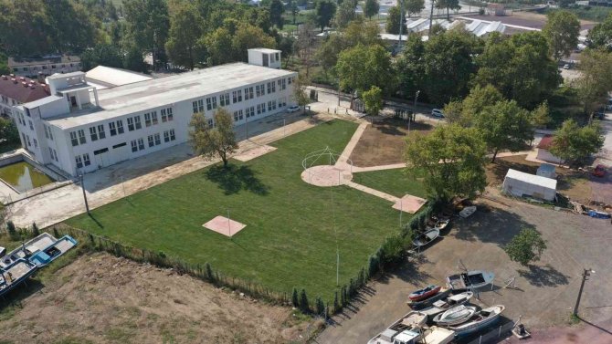 Kır düğün salonu için çalışmalar adım adım ilerliyor