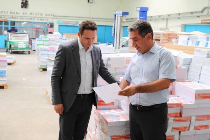 Muğla’da ücretsiz ders kitapları sıralarda yerini alıyor