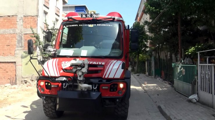 Otomobilinde uyuyan sürücü güçlükle uyandırıldı