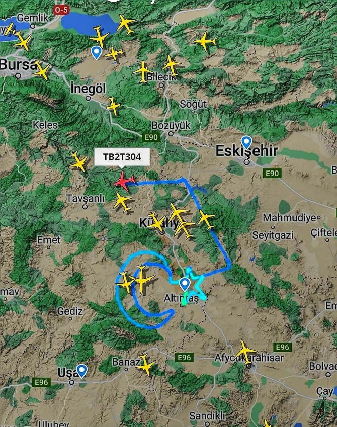 Bayraktar TB2 İHA, Kütahya’da rotasını ay yıldızla çizdi