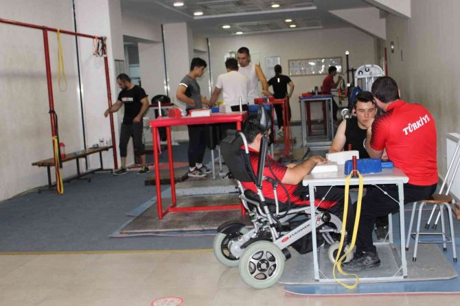 Doktorunu dinlemedi, önce Avrupa sonra dünya şampiyonu oldu